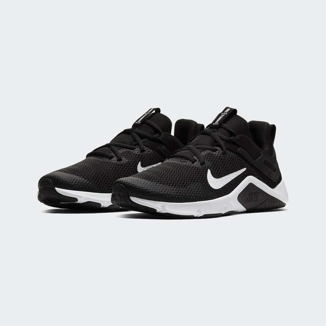 NIKE LEGEND ESSENTIAL BLACK/WHITE