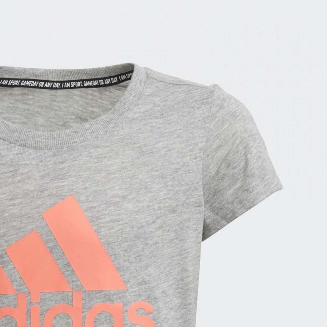 TSHIRT ADIDAS MUST HAVES BADGE OF SPORT GREY/CORAL