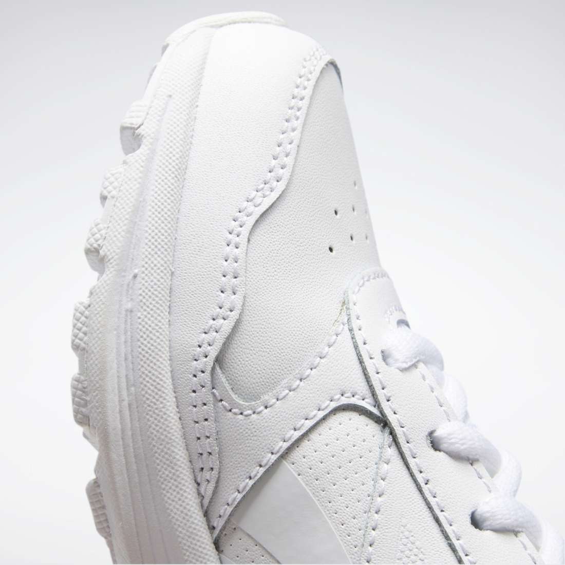 REEBOK ALMOTIO 5.0 WHITE