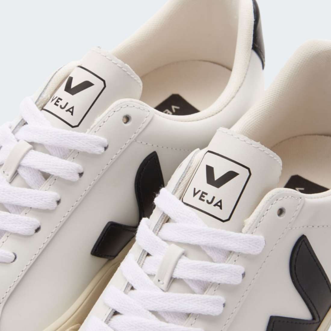 VEJA ESPLAR WHITE/BLACK