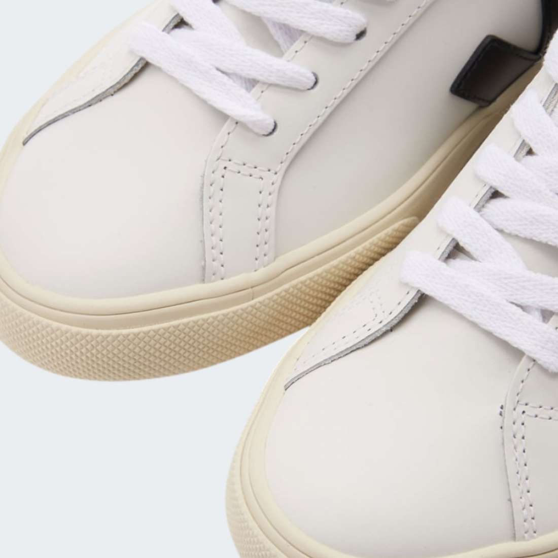 VEJA ESPLAR WHITE/BLACK